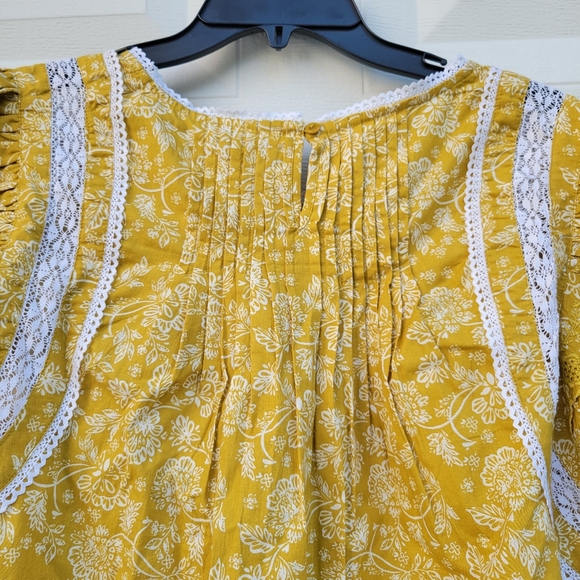 Jennifer & Grace Mustard Floral Ruffle Top Size XL - Picture 4 of 10